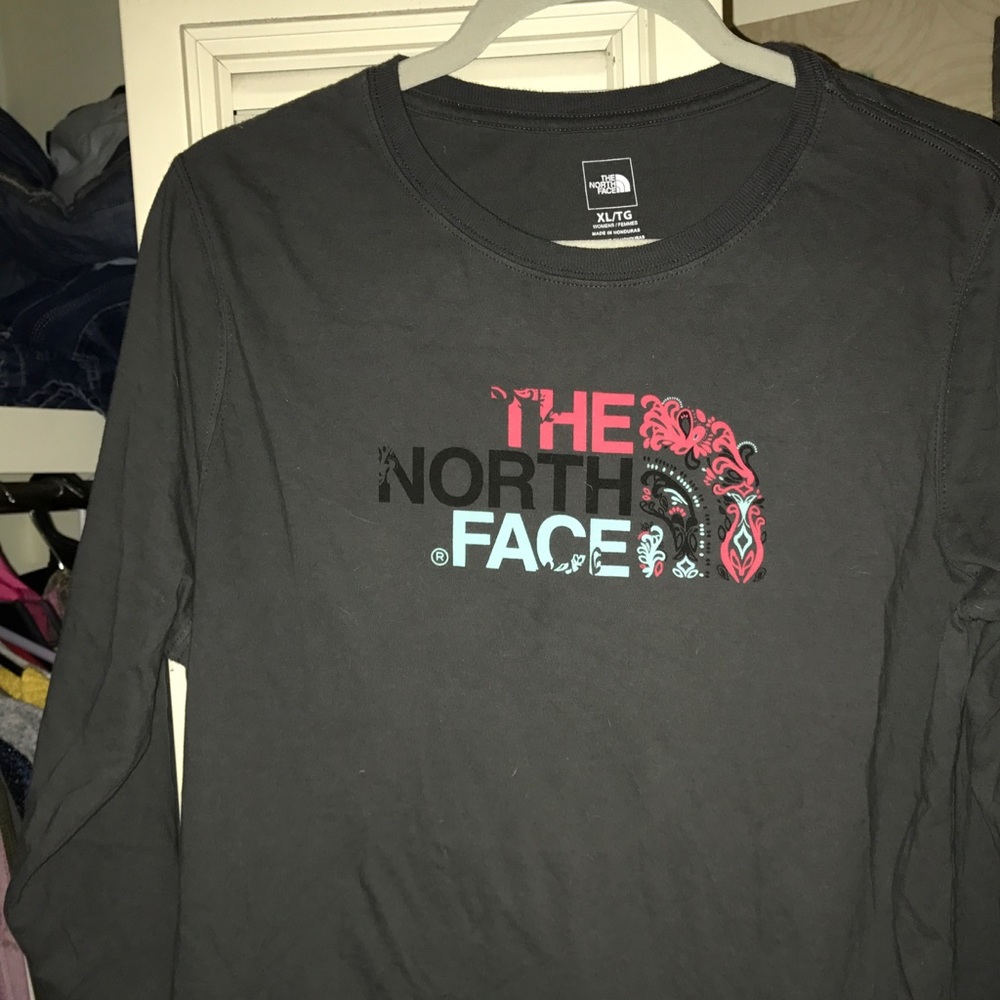 Long sleeve North Face shirt